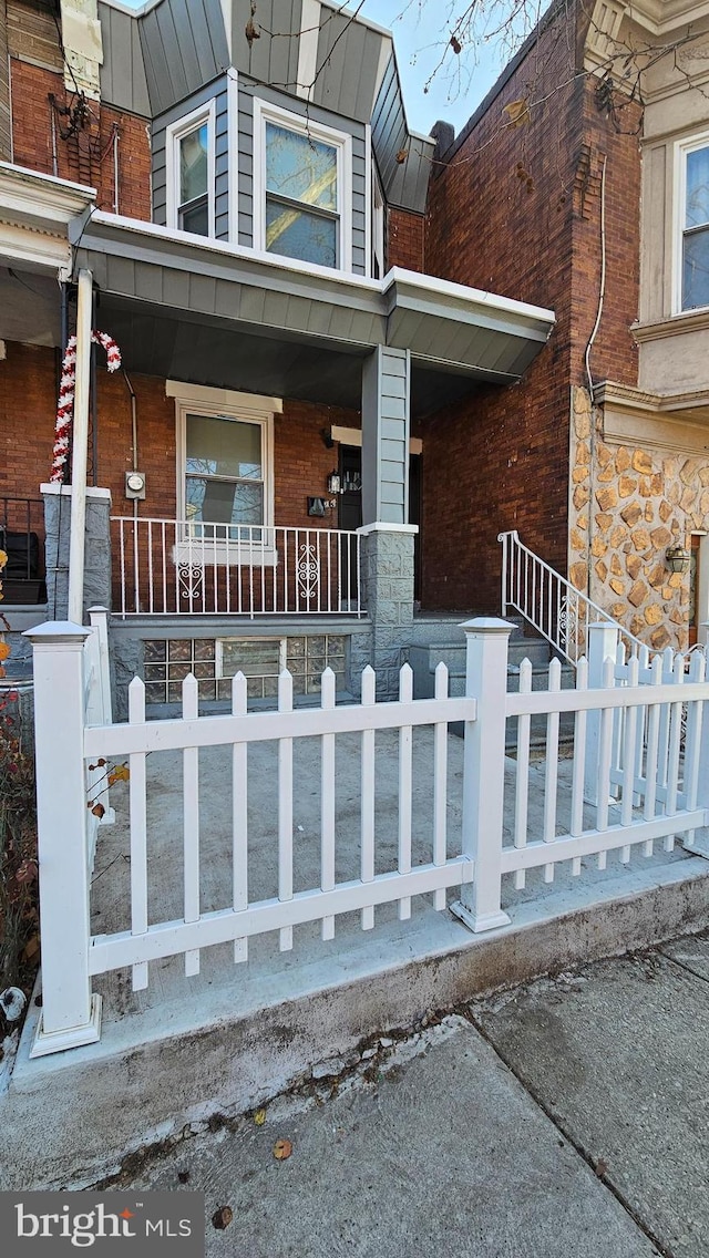 view of front of property with a porch