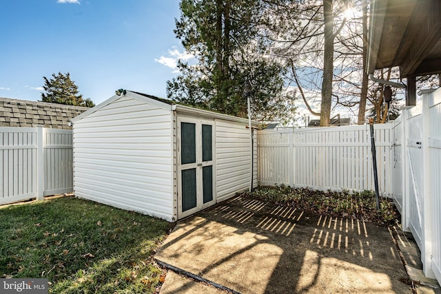 view of outbuilding