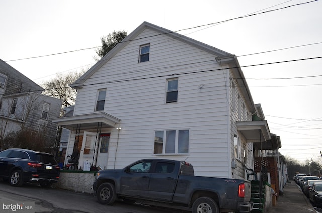 view of front of house