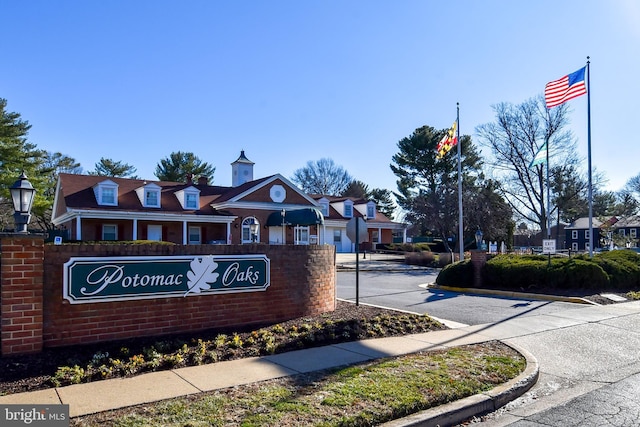 view of community / neighborhood sign