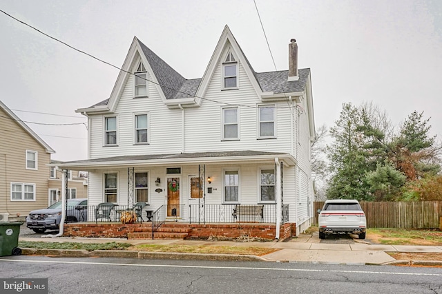 view of front of home featuring a porch