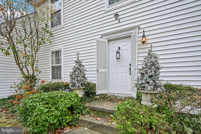 view of property entrance