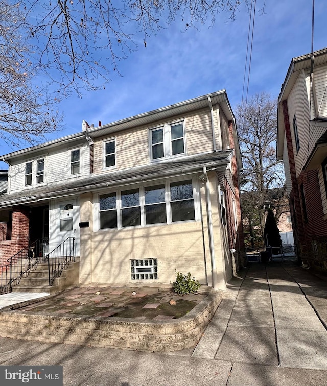 view of front of house