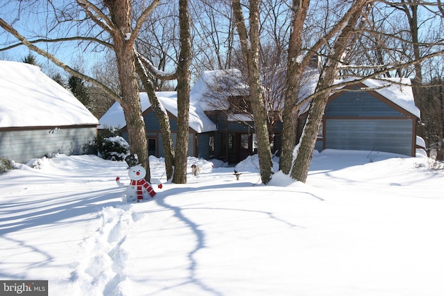 view of front of house featuring a garage