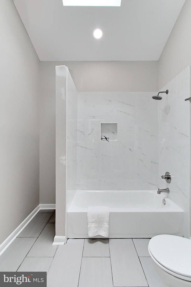 5284 Davis Ford Rd, Woodbridge, VA 22192 - full bathroom featuring bathing tub / shower combination, toilet, recessed lighting, tile patterned floors, and baseboards