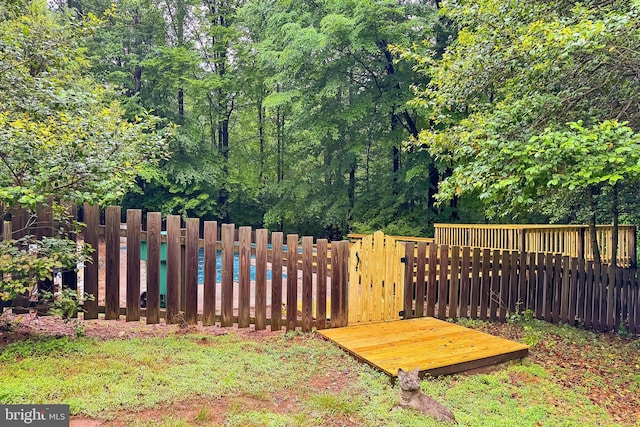 5284 Davis Ford Rd, Woodbridge, VA 22192 - view of fenced backyard