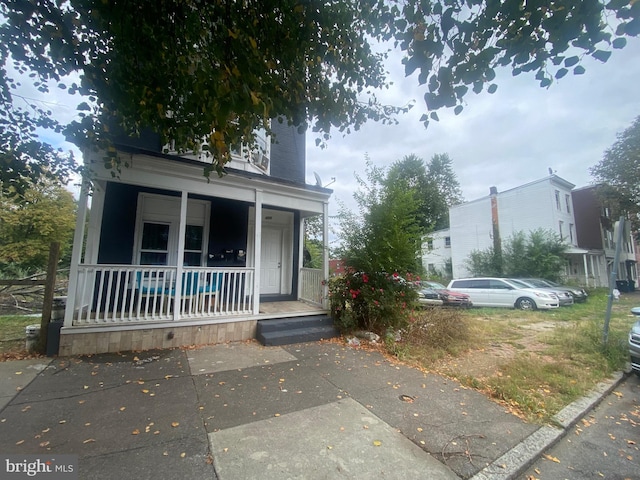 view of front of house with a porch