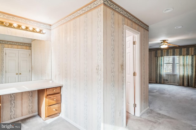 bathroom featuring ceiling fan