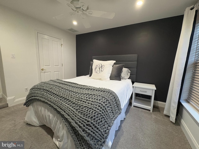 bedroom with ceiling fan