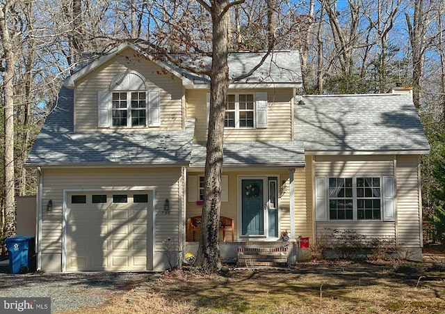 view of front property featuring a garage