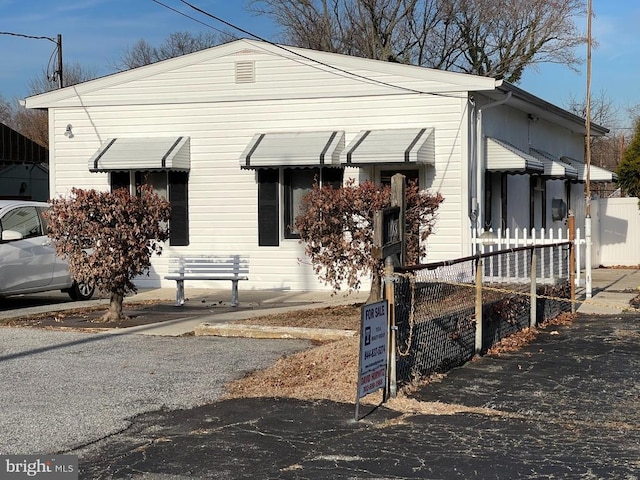 view of front of house