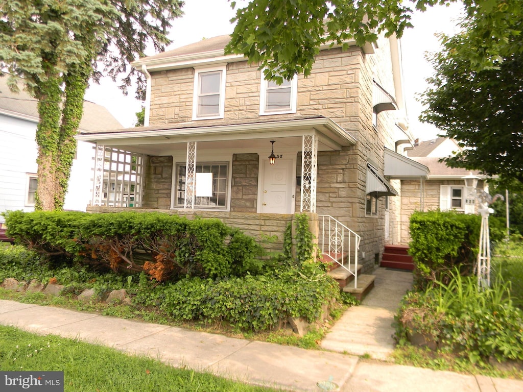 view of front of house