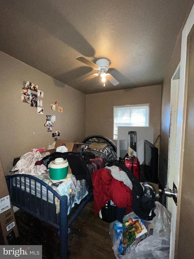 bedroom featuring ceiling fan