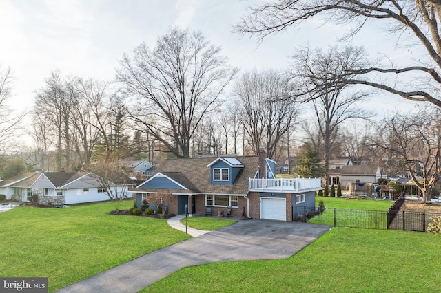 view of front of property with a front yard