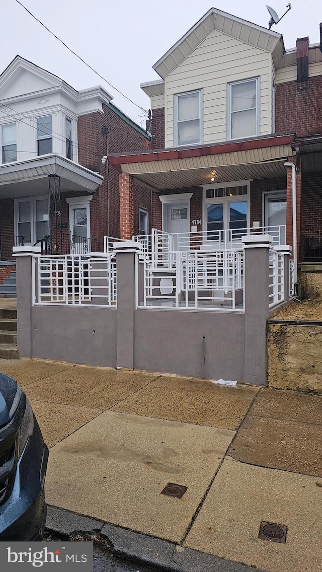 view of front of home with covered porch