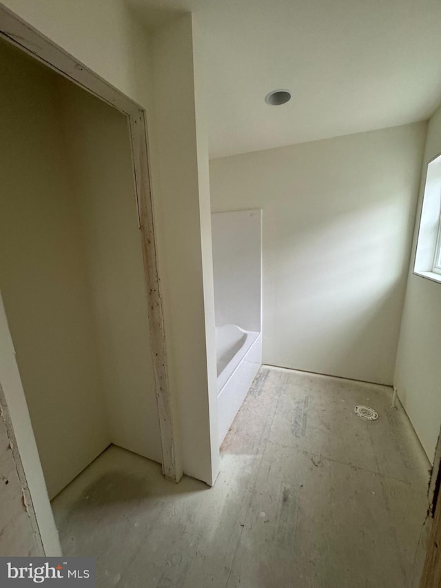 bathroom featuring a bathing tub