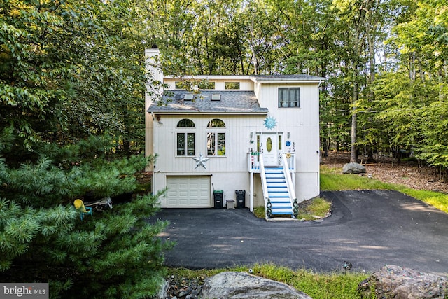 view of front of property featuring a garage