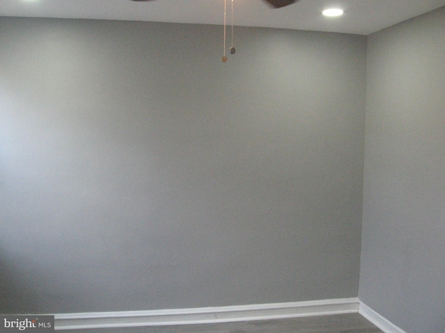 unfurnished room featuring ceiling fan