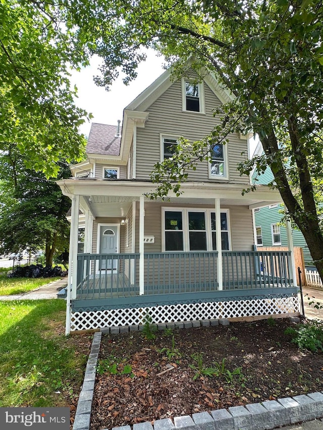 view of front of property featuring a porch