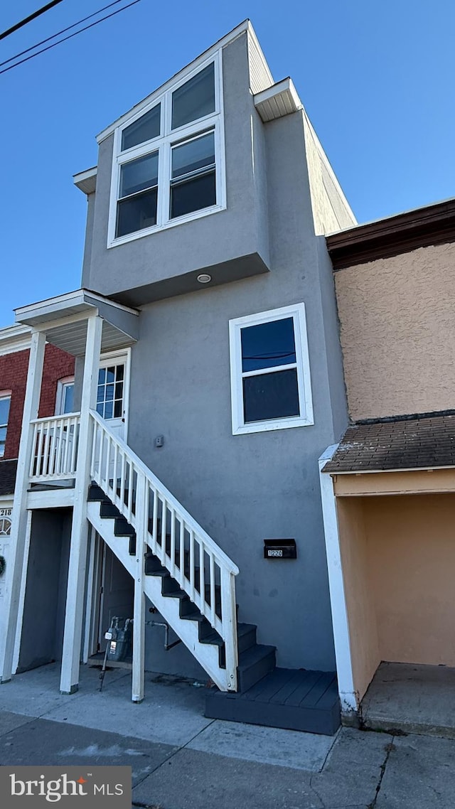 view of home's exterior