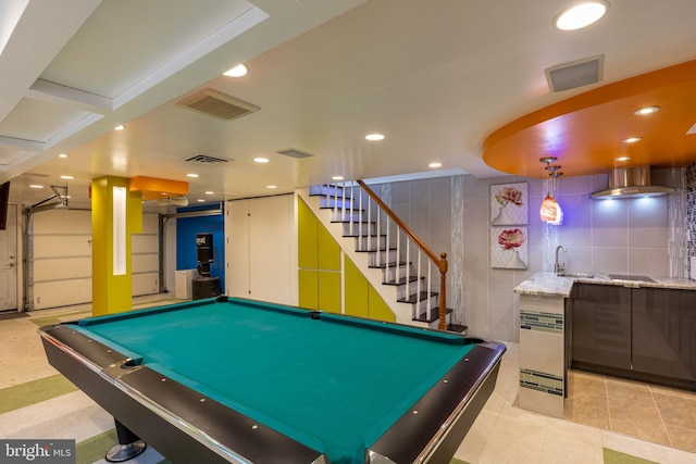 rec room with indoor wet bar and pool table