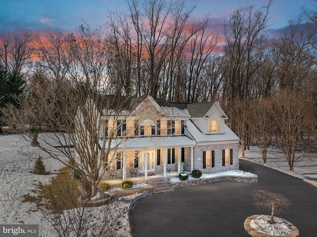 view of front of property