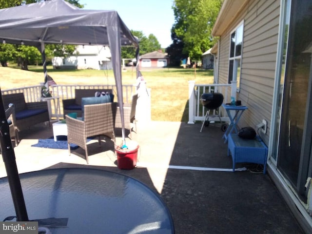 view of patio featuring outdoor lounge area