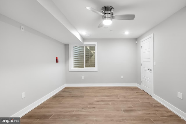 empty room with ceiling fan