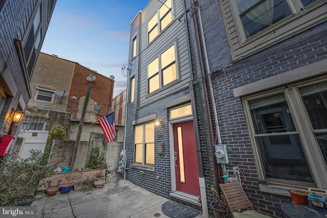 Listing photo 3 for 901 S Schell St, Philadelphia PA 19147