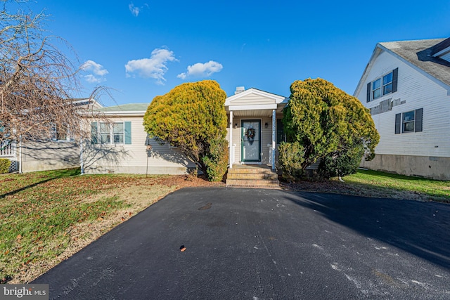 view of front of property