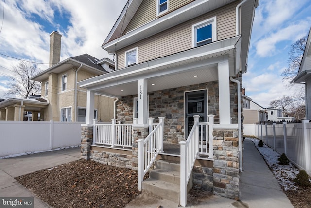 view of front of home with covered porch