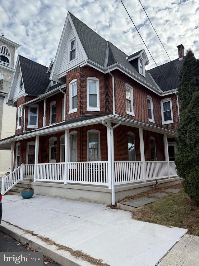 view of front of house with covered porch