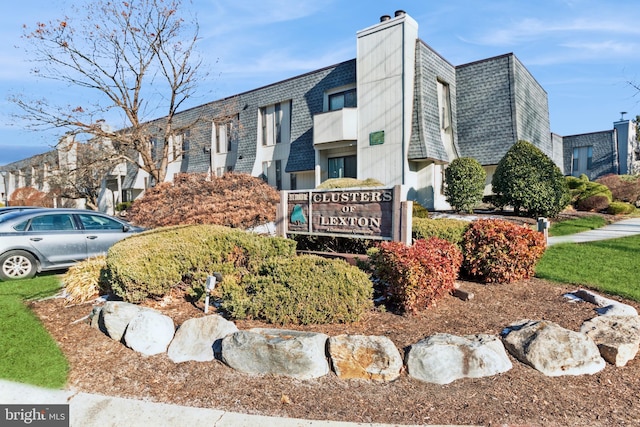 view of community / neighborhood sign