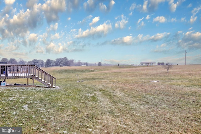 view of yard featuring a rural view