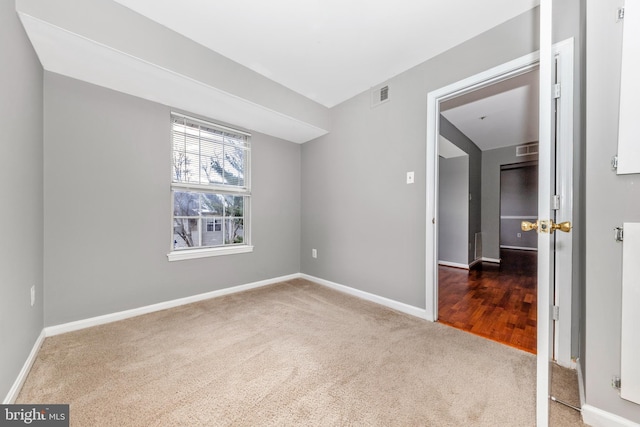 view of carpeted spare room