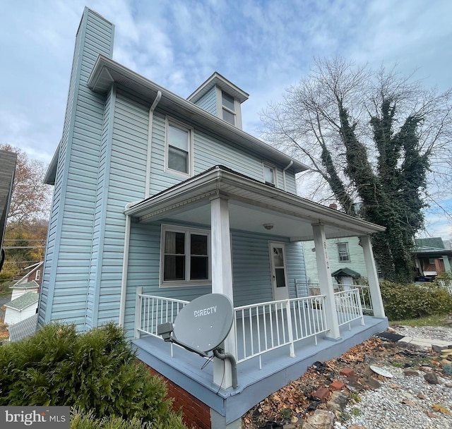 view of front of home featuring a porch