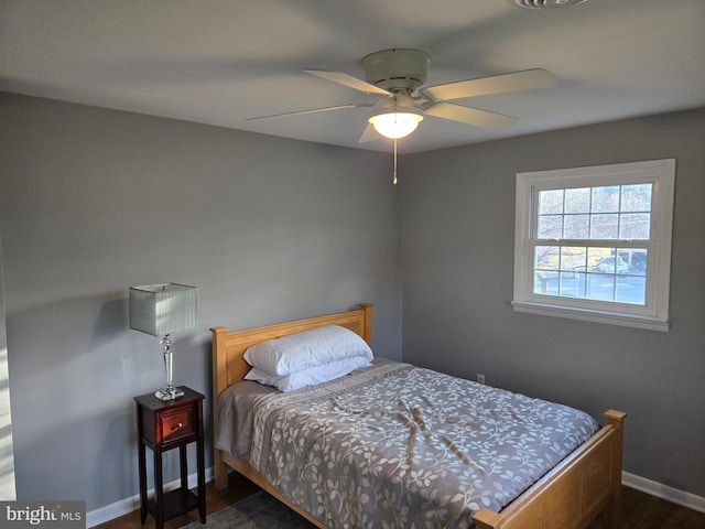 bedroom featuring ceiling fan