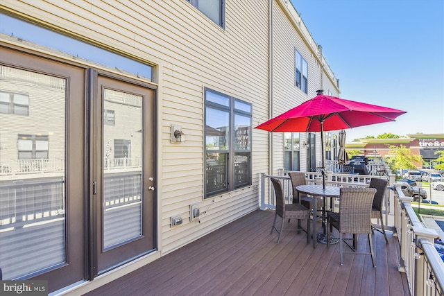 deck featuring outdoor dining space