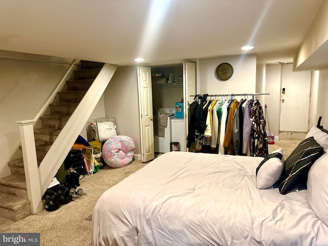 bedroom featuring carpet floors and a closet