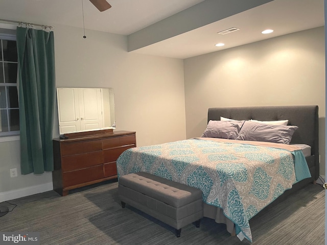 bedroom with ceiling fan