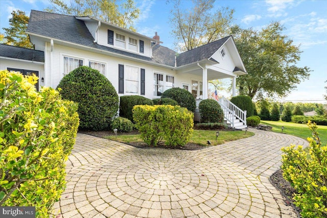 view of front of property