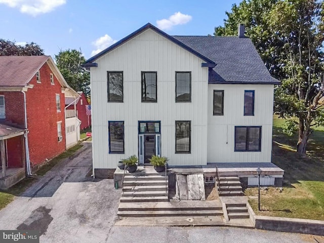 view of modern farmhouse