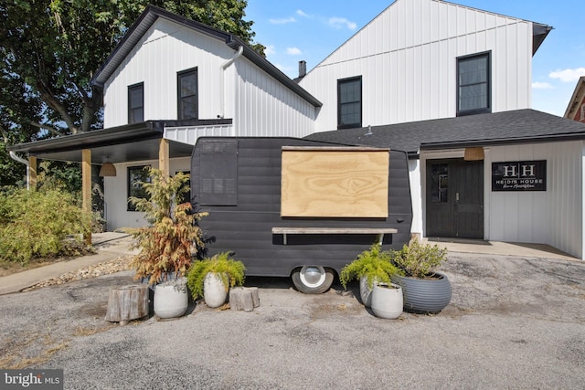 view of modern inspired farmhouse