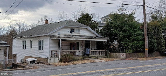 view of front of property with covered porch