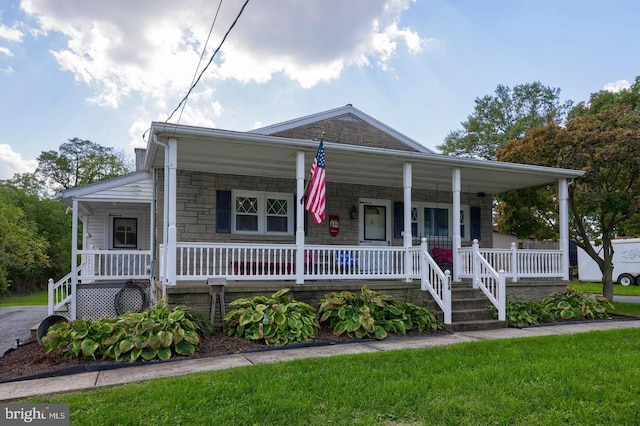 view of front facade featuring a porch