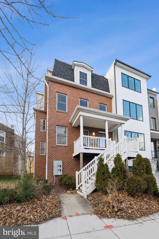 view of front of home featuring a porch