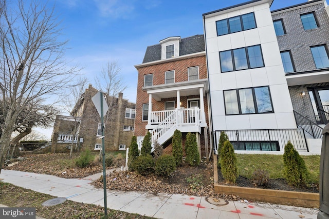 view of front of property featuring a porch