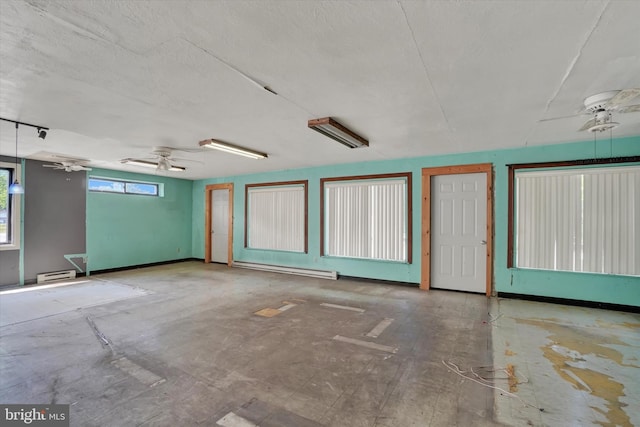 empty room with ceiling fan