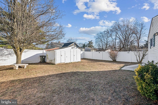 view of yard with a shed