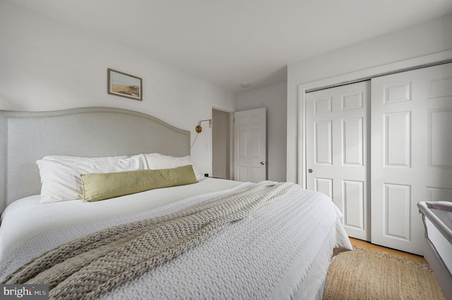 bedroom with a closet